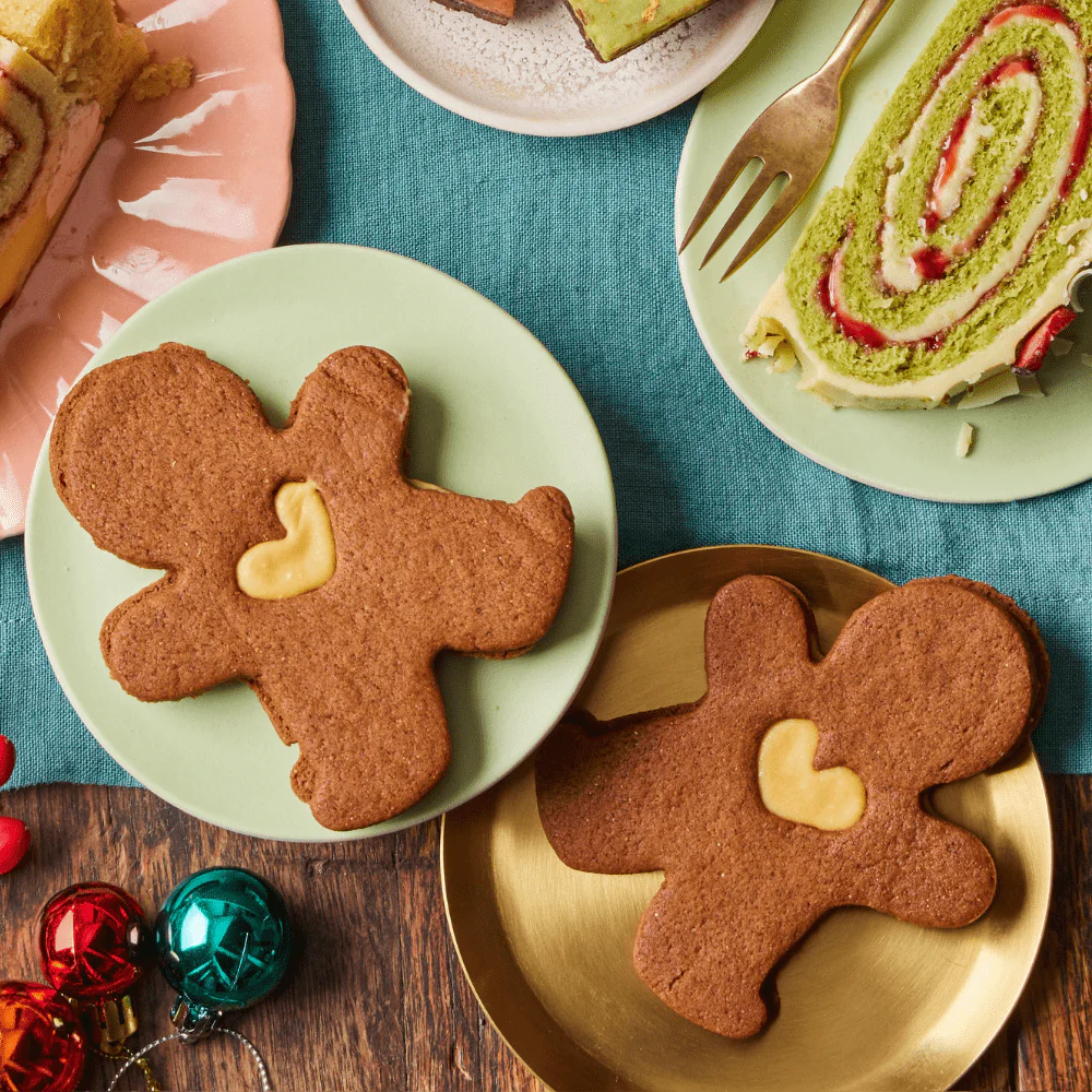 Christmas Gingerbread Folk - Image 3