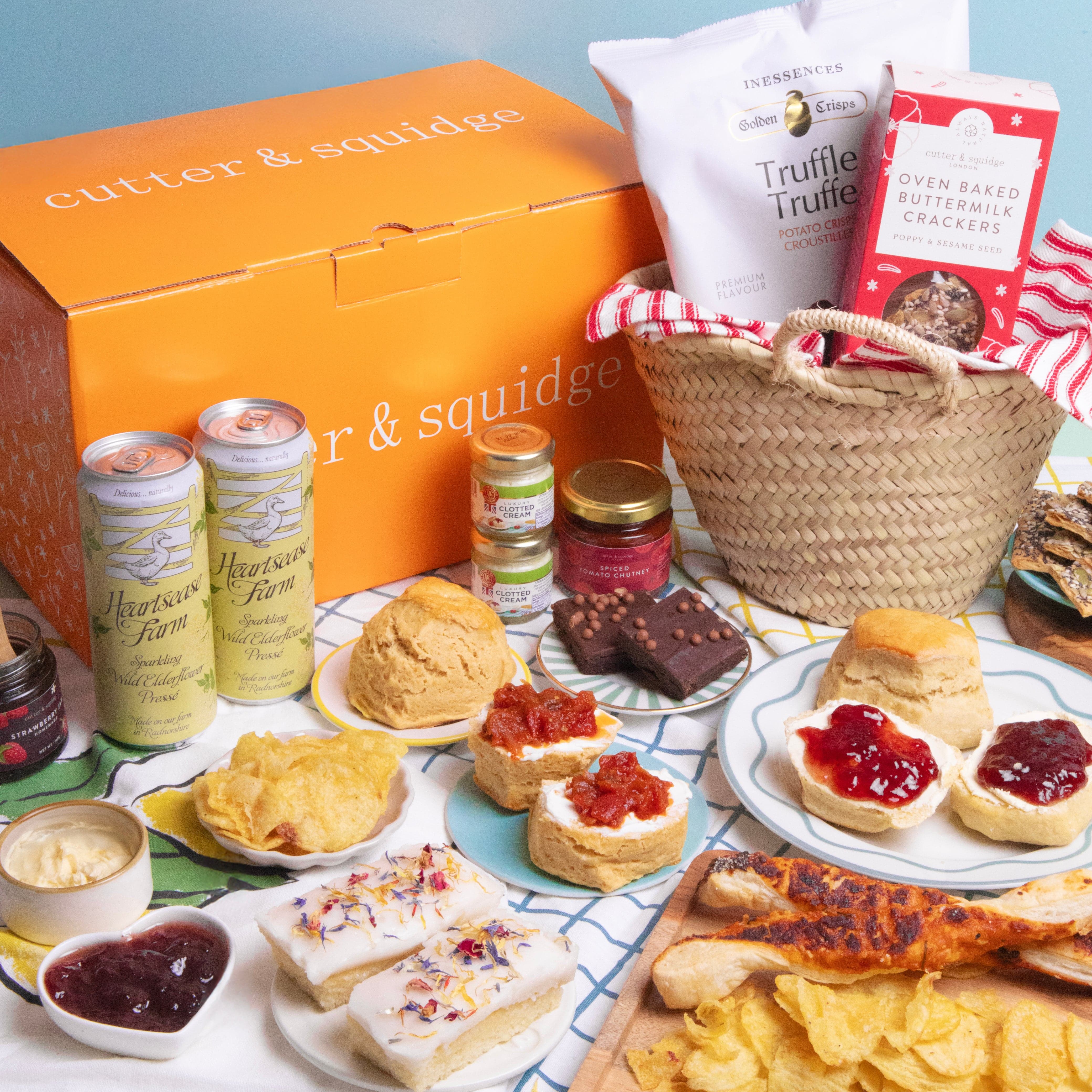 Afternoon Tea Picnic Hamper - Image 6