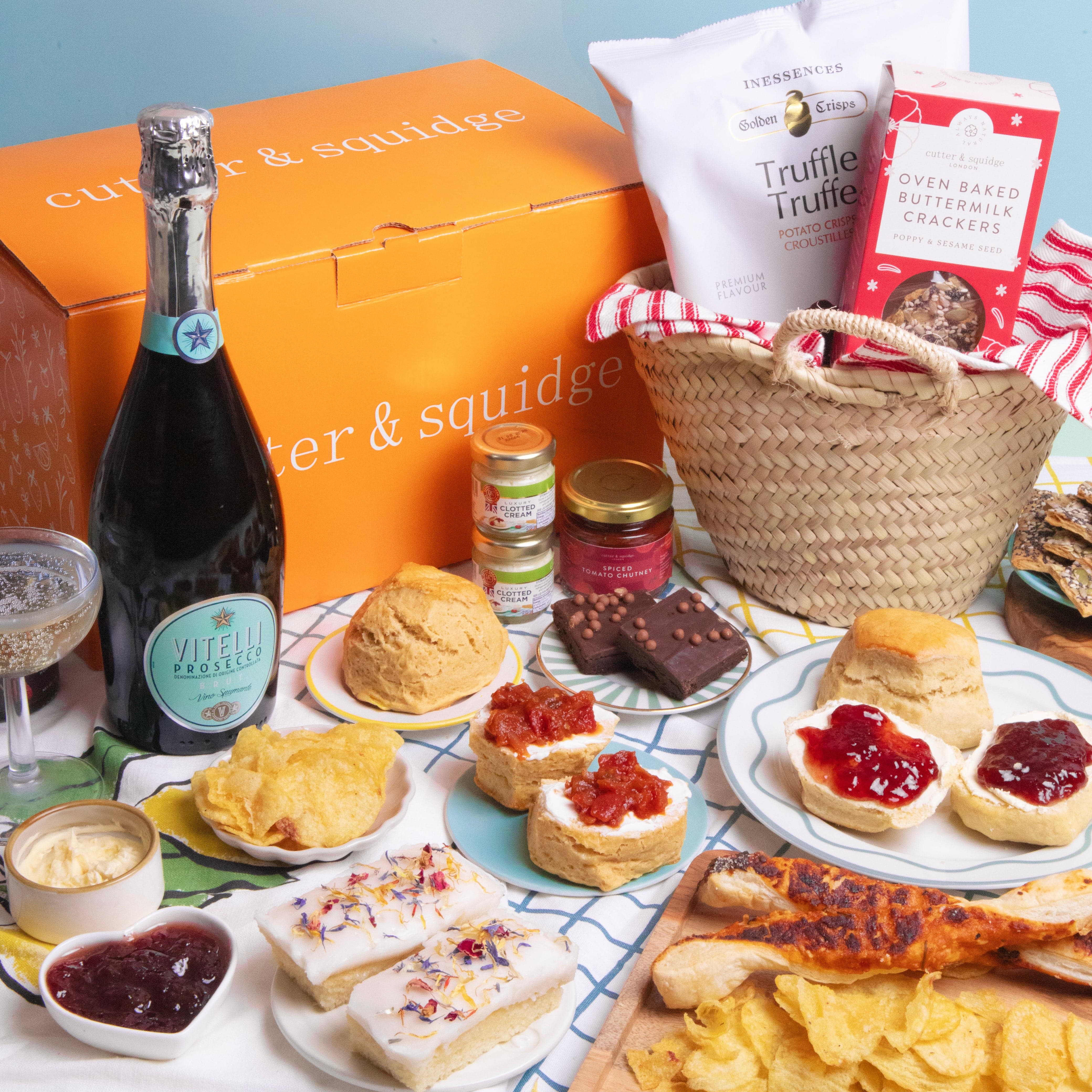 Afternoon Tea Picnic Hamper - Image 7