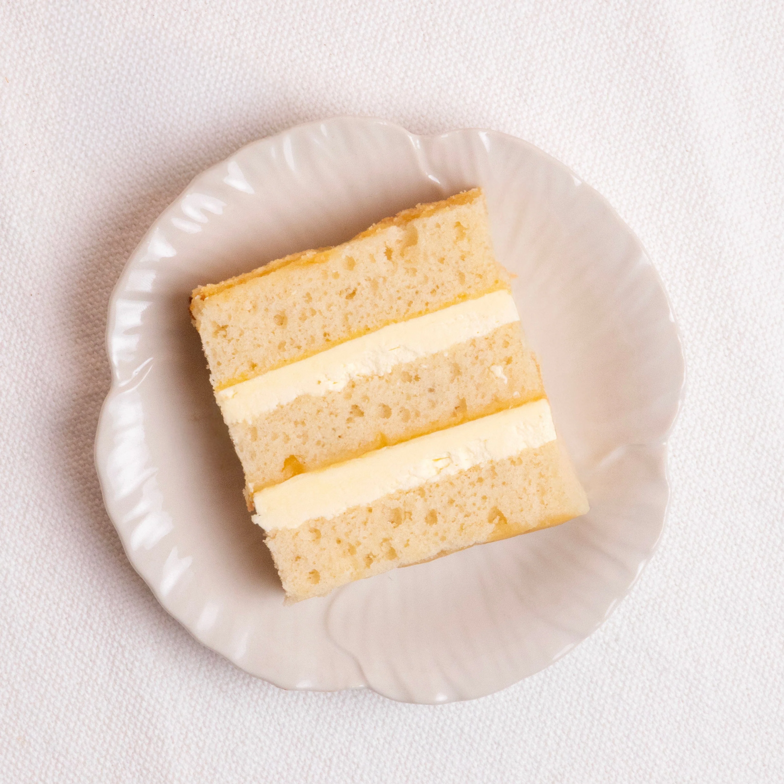 Four Tier Ruffle Wedding Cake - Image 7