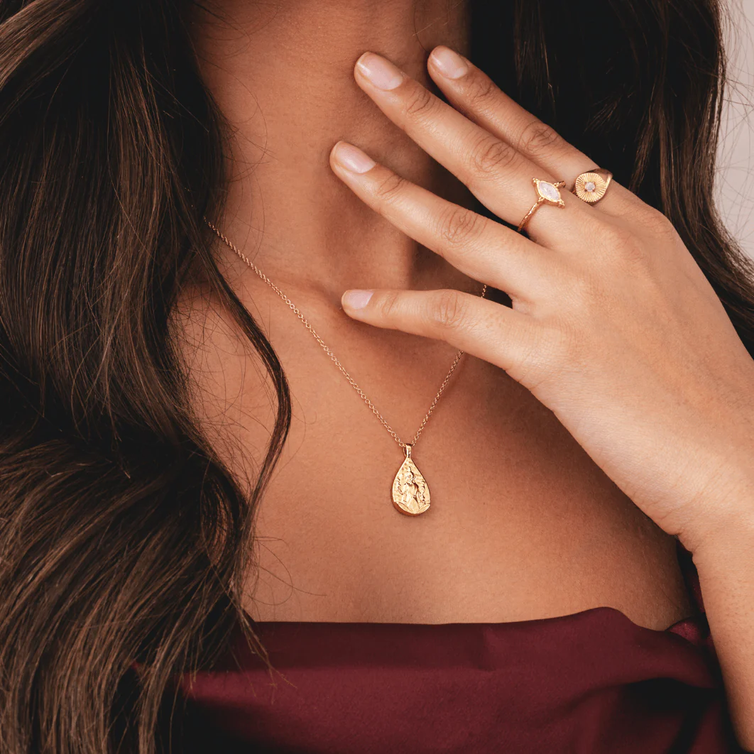 Goddess Lakshmi Gold Necklace - Image 3