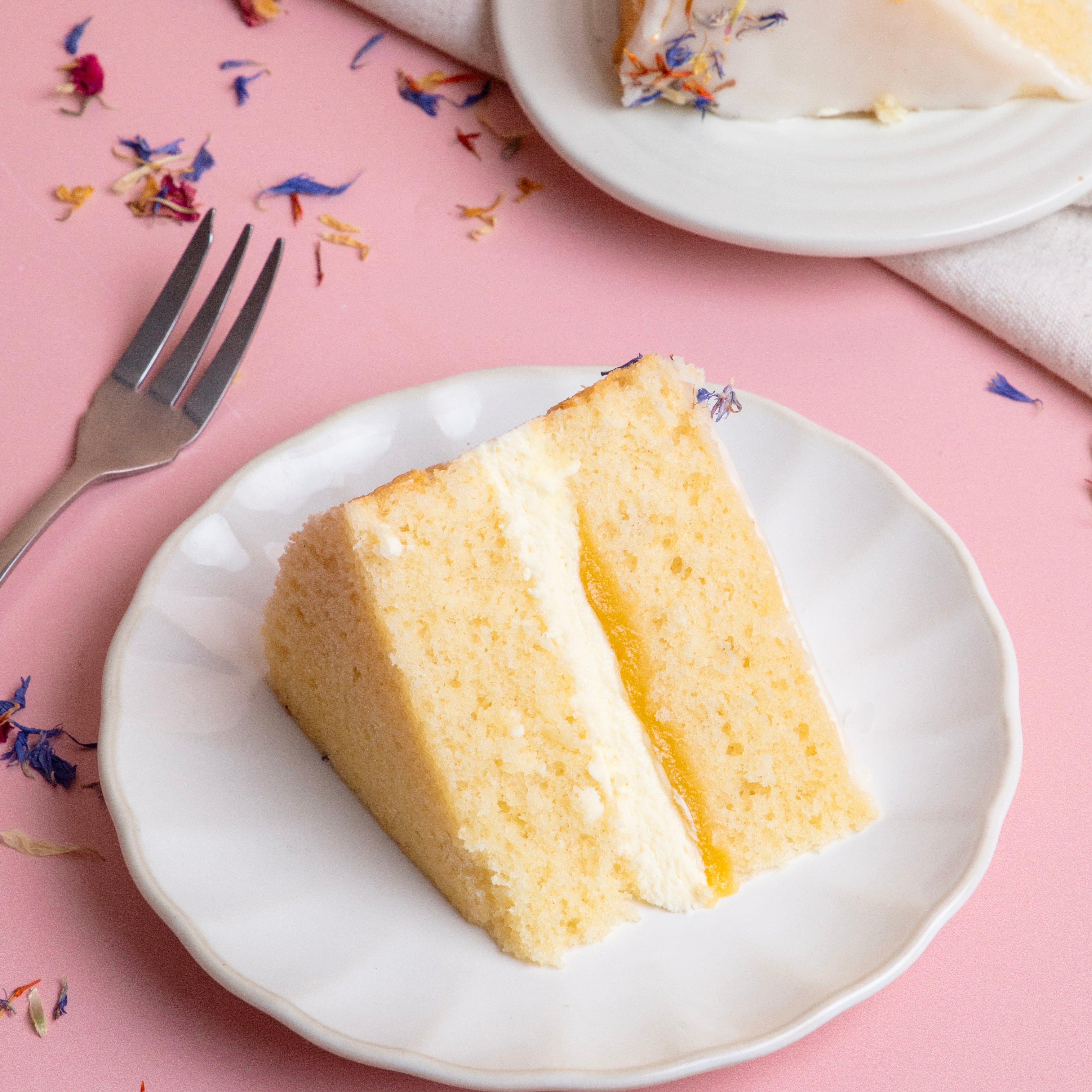 Lemon Drizzle Cake - Image 3