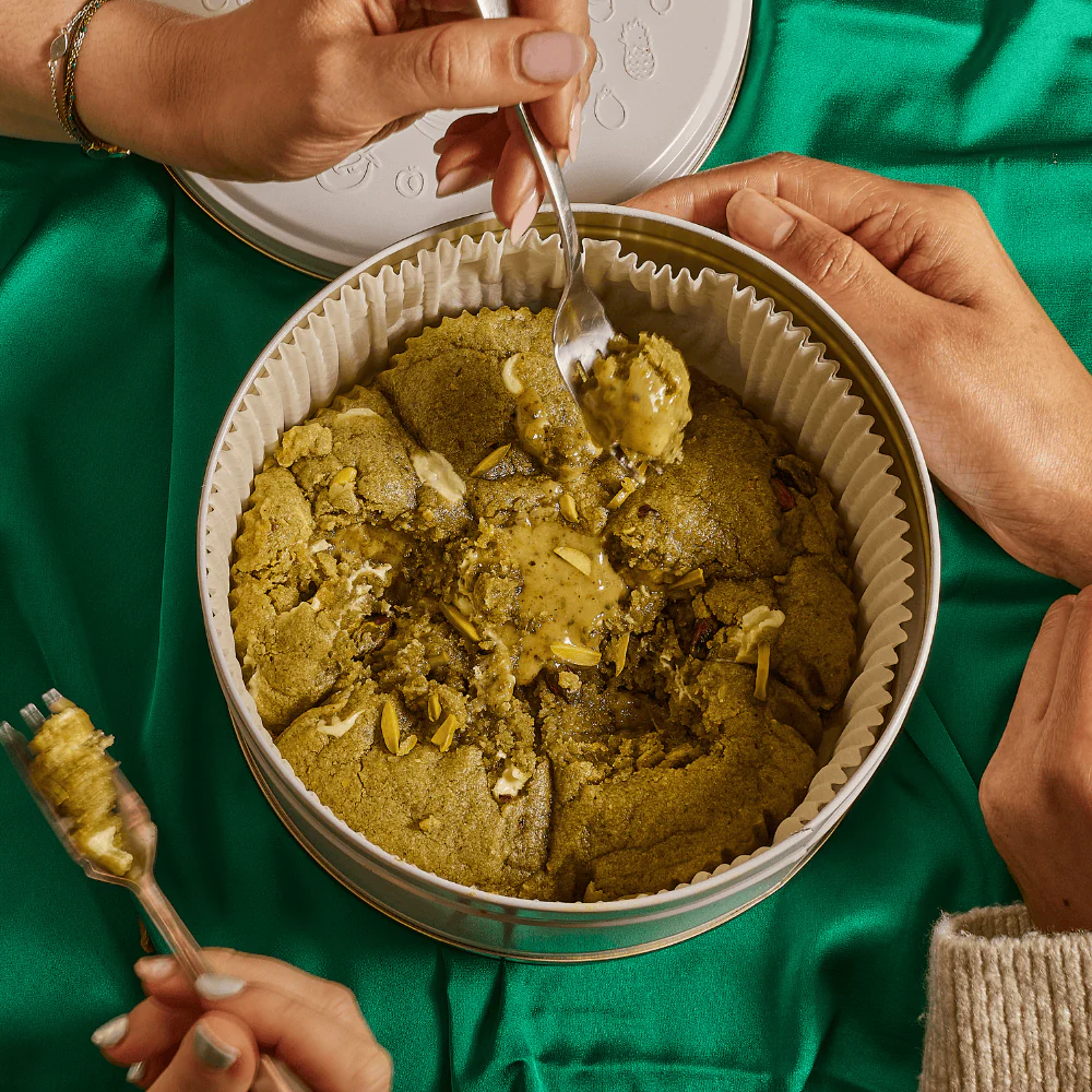 Melting Pistachio Cookie Tin - Image 4