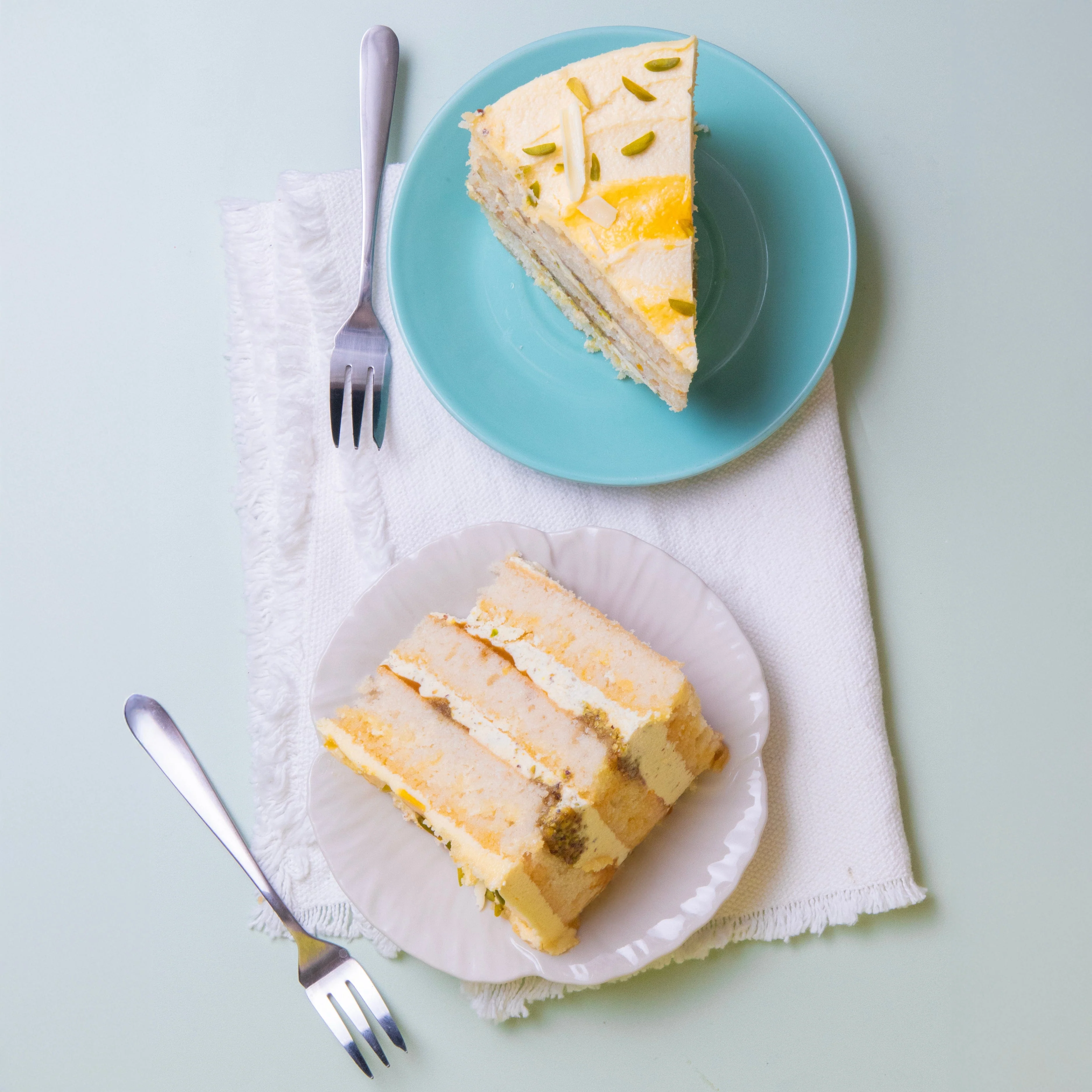 Passionfruit & Pistachio Celebration Cake - Image 4
