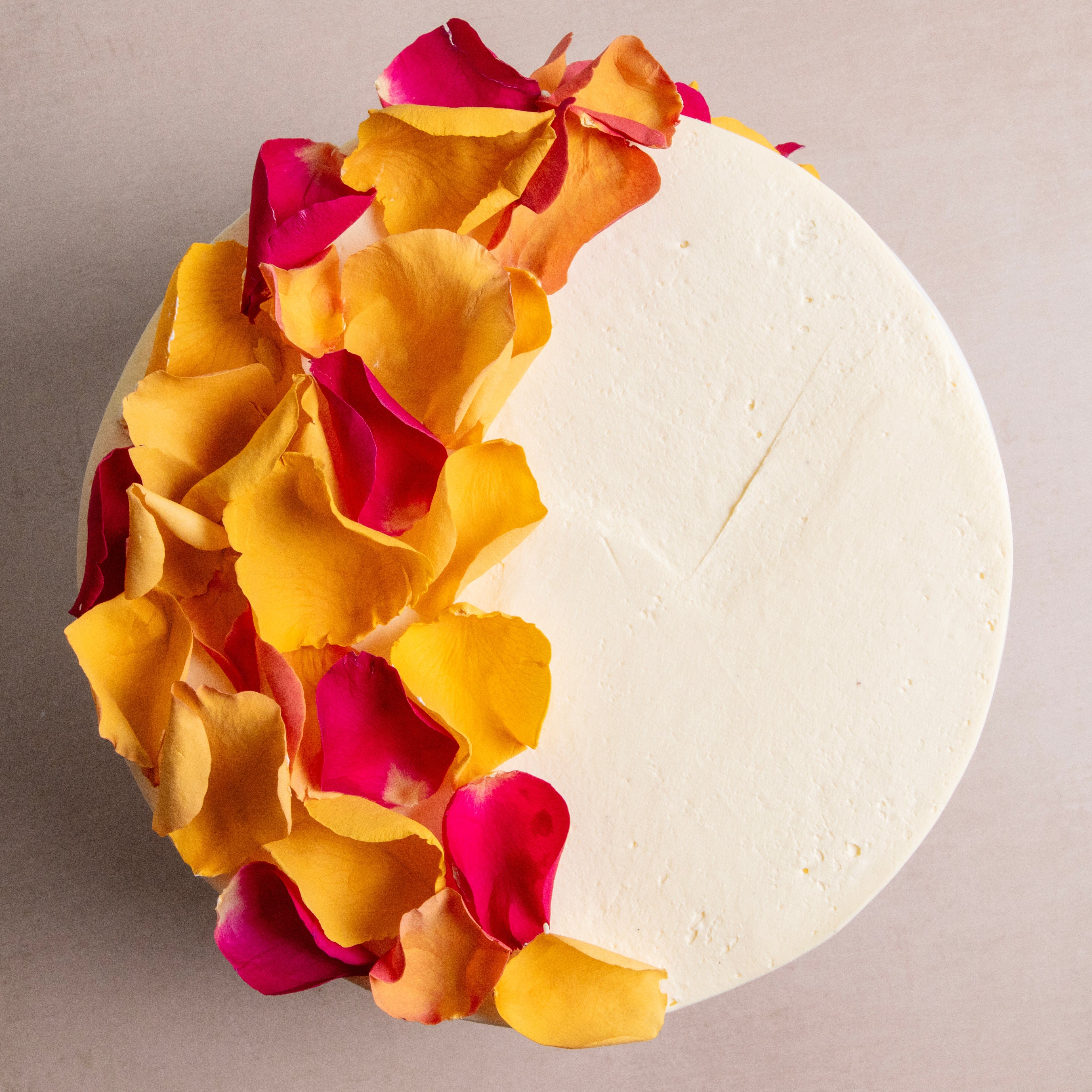 Roses In Bloom Cake - Image 3