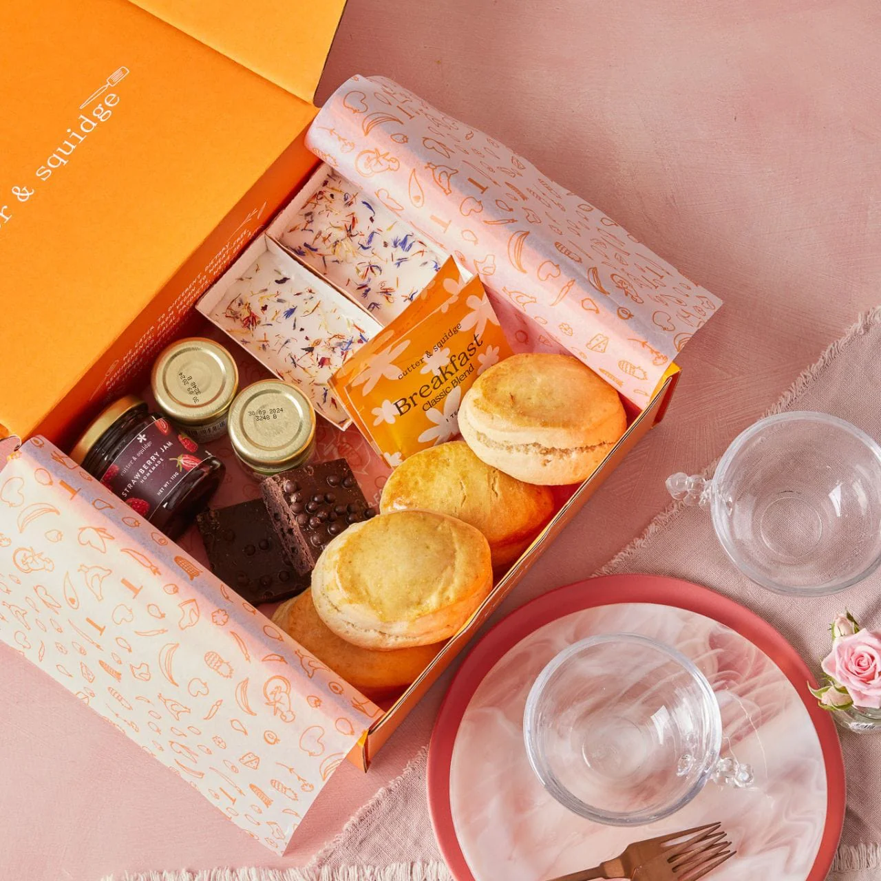 Rosie Gingham Flowers and Afternoon Tea Signature Gift with Vase - Image 7
