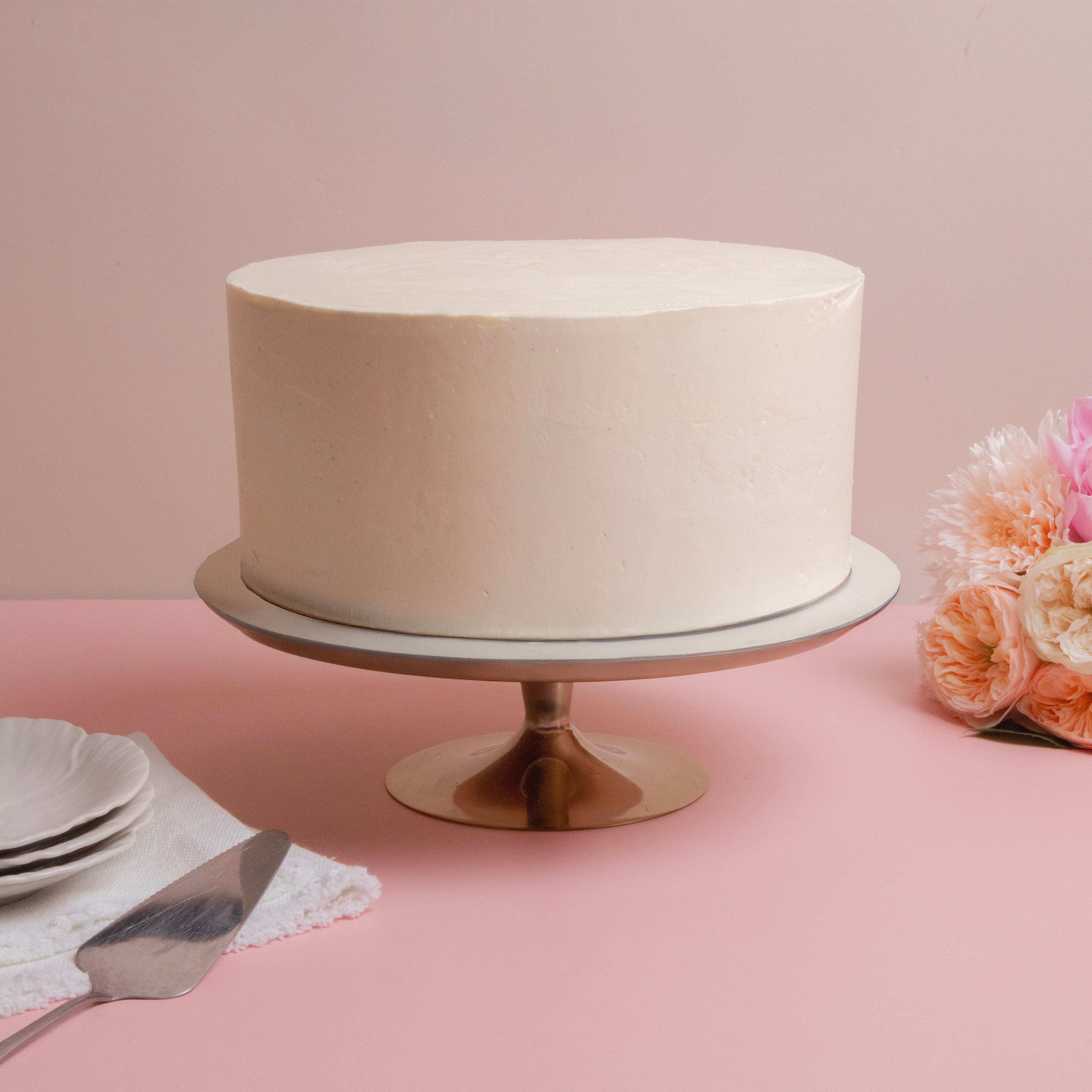 One Tier White Wedding Cake - Image 3